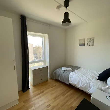 Three Bedroom In Odense, Duftrankevej 254 Daire Odense